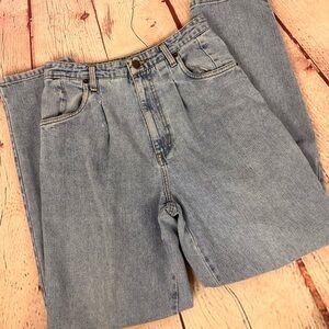 Talbots vintage blue distressed jeans high rise pleated front light denim size 6